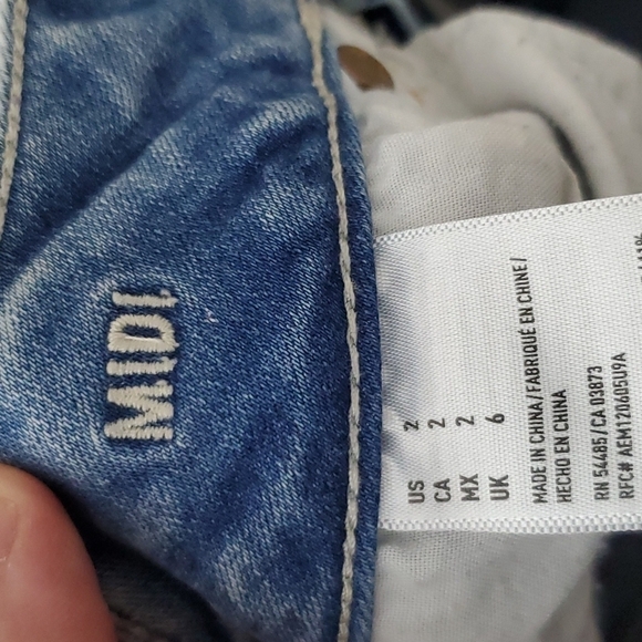 American Eagle size 2 super super stretch mid rise jean shorts - Picture 7 of 8